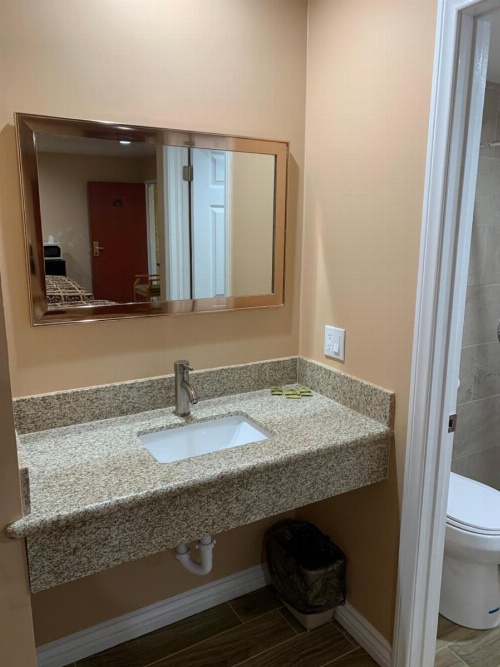 Budget Inn Motel image 19